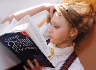 Luogo gradevole per leggere in casa: come crearlo in 5 minuti luogo-leggere