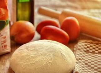Sfincione palermitano: come prepararlo Sfincione palermitano