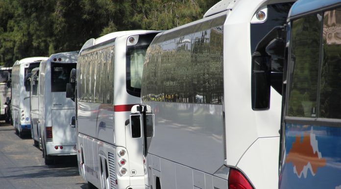 Il noleggio di autobus con conducente a Napoli: viaggiare insieme nel cuore del boom turistico noleggio di autobus con conducente